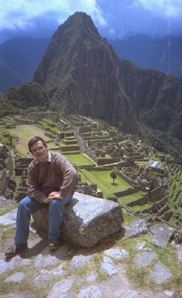 Walter_Joerg_Langbein_vor_Machu_Picchu