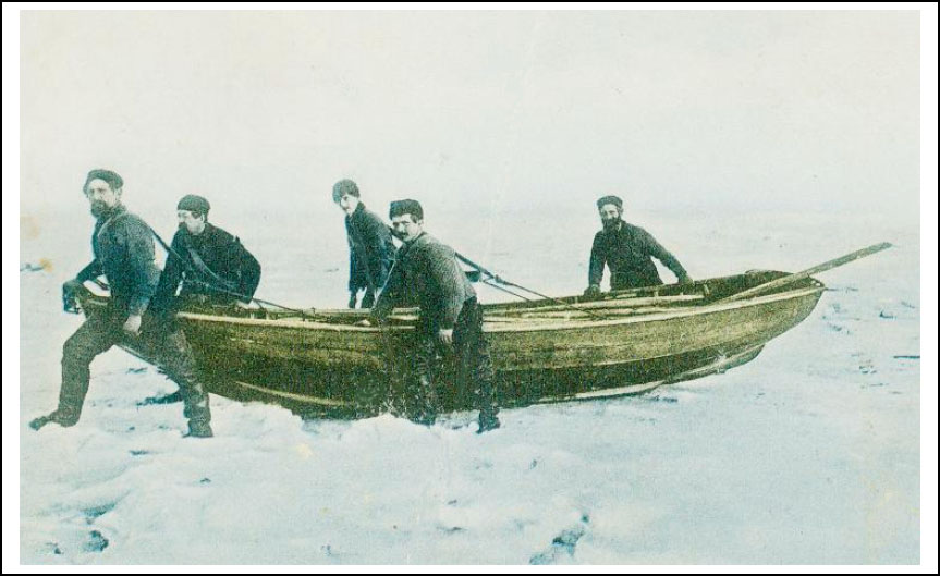 Abb. 7: Das Eisboot und seine Männer...